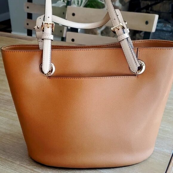 NWOT MICHAEL KORS Camel/Tan Jet Set Medium Tote w/6 pockets - Picture 2 of 11